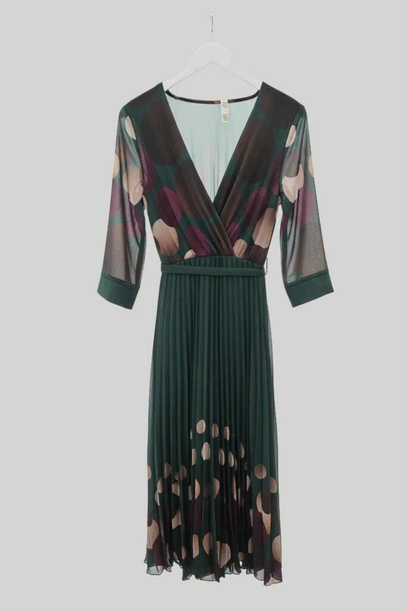 Green pleated midi dress with spotted print